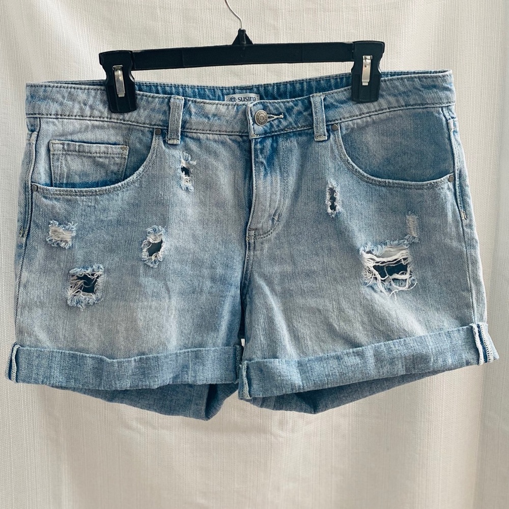 Susana women’s Distressed boyfriend jean shorts